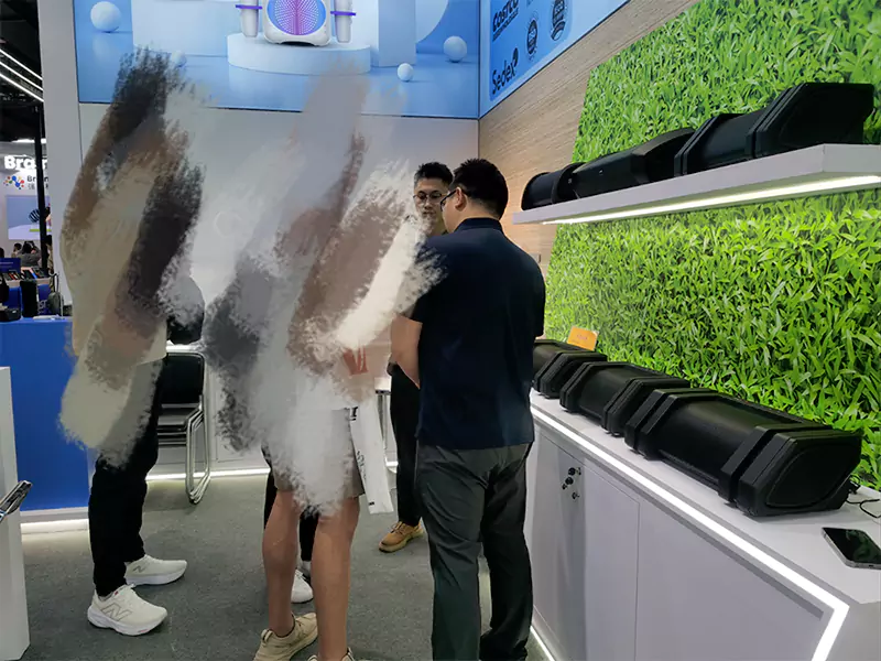 Canton Fair Day 1 Live! Esperienza tecnologica immersiva alla Hall 8.1 J16-17
